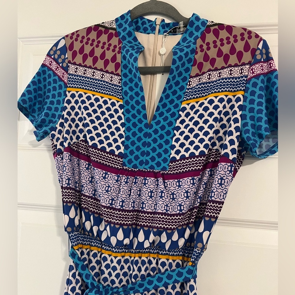 TRINA TURK Multi-color Short Sleeve Jumpsuit w/Tie Size XS NWT - Picture 2 of 6